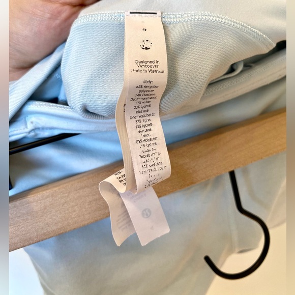 LuluLemon Speed Up High-Rise 2.5 inch Inseam Lined Shorts Pastel Blue Size 4 - Picture 7 of 7